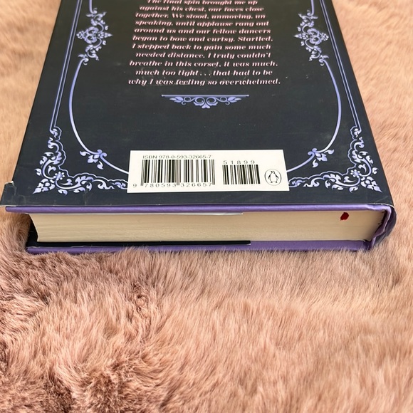 •HARDCOVER•✨CINDER & GLASS by MELISSA DE LA CRUZ ✨ - Picture 3 of 5